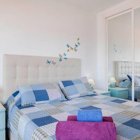 021 - Wonderful Beachfront Apartment With Stunning Sea Views Benalmadena Exterior photo